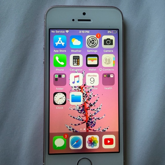 Apple iPhone SE (Rose gold) - Reliable iOS Smartphone